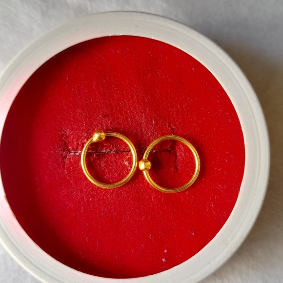 Beautiful new small earrings - Picture 2 of 8